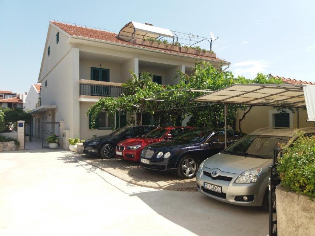 Apartment Tonka Vodice Esterno foto