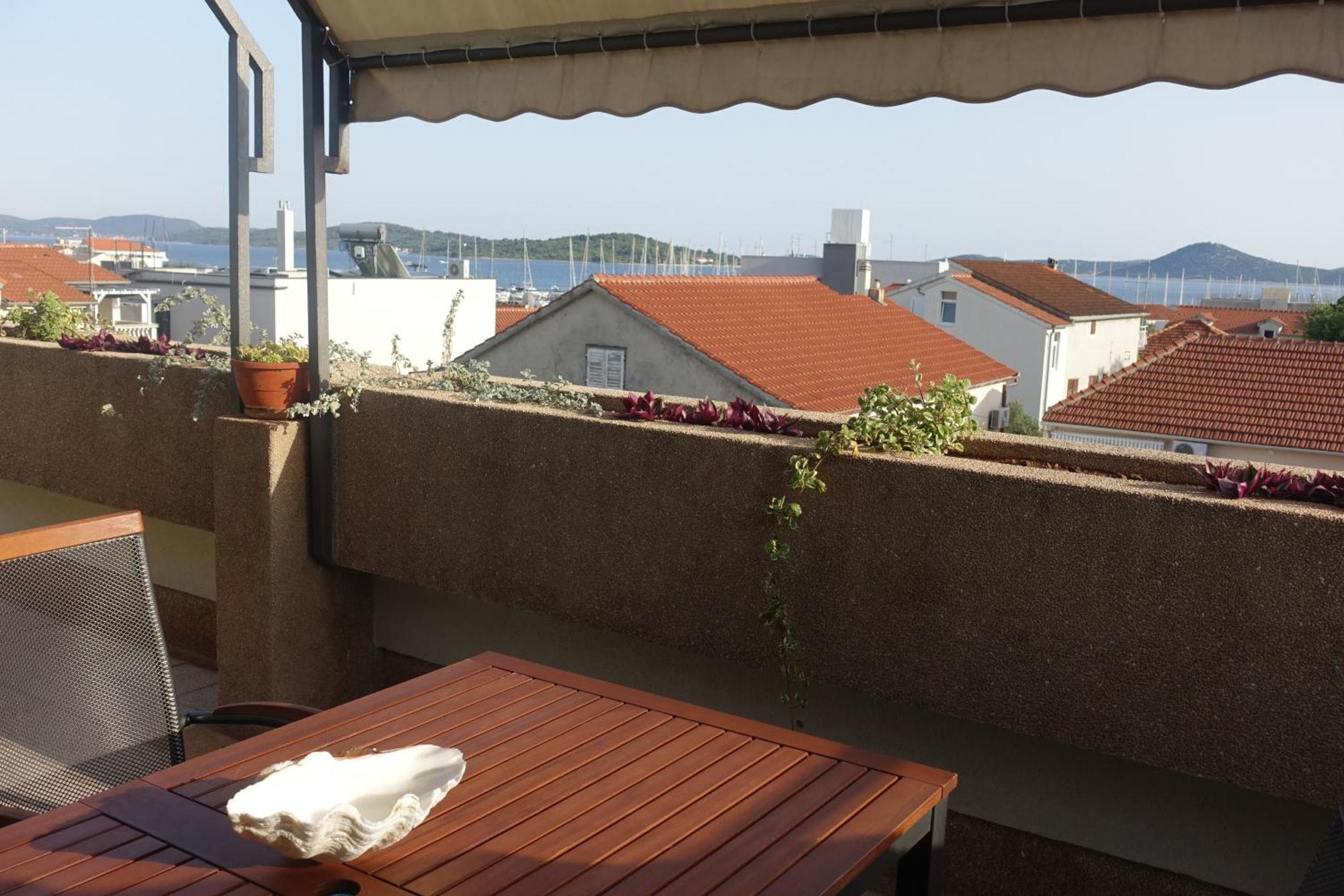 Apartment Tonka Vodice Esterno foto